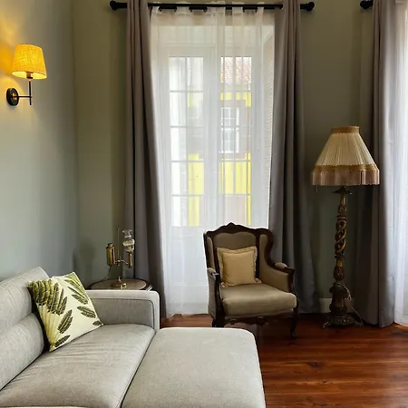 Apartment Hommage