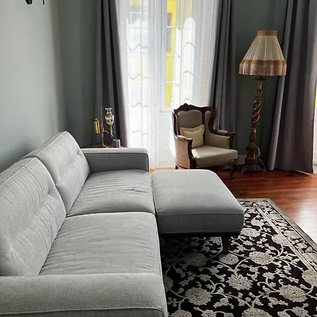 Hommage Apartment *