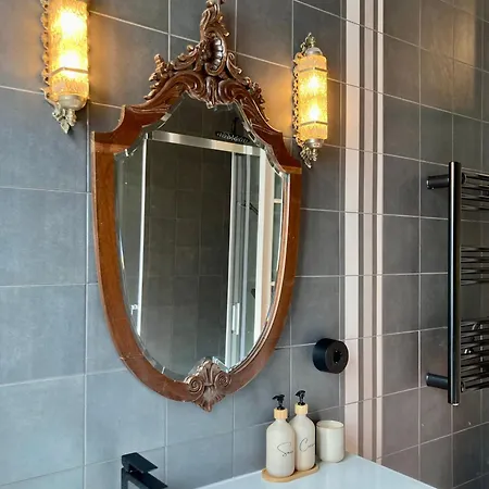 Hommage Apartment